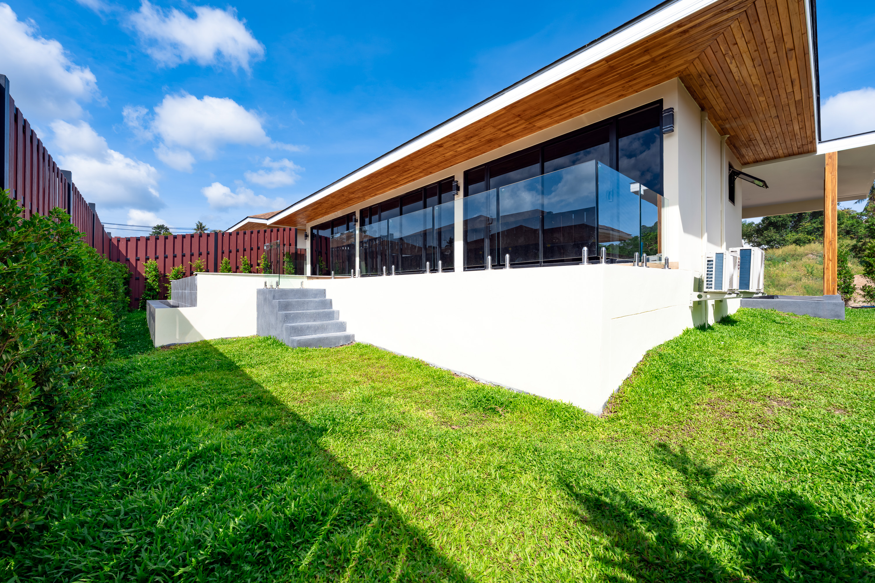 N27 The Light Villa — luminous villa with floor-to-ceiling glass